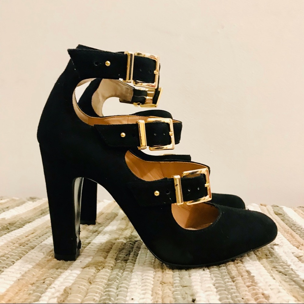 Vince Camuto ‘Gillee’ black suede and yellow metal Salome pumps. Size 6.5 M. EUC - Picture 8 of 13